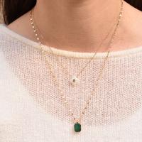 Collier ZAG doré Losange sur trèfle d'Agate blanche