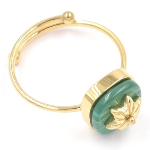 Bague ZAG dorée rosace sur Pierre Malachite verte