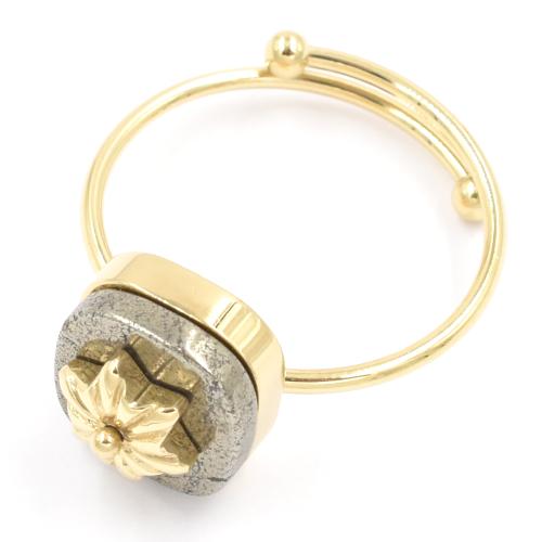 Bague ZAG dore rosace sur Pierre Pyrite